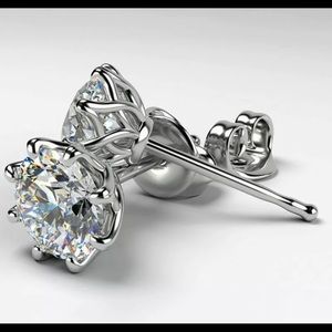 White Sapphire 💯 Authentic